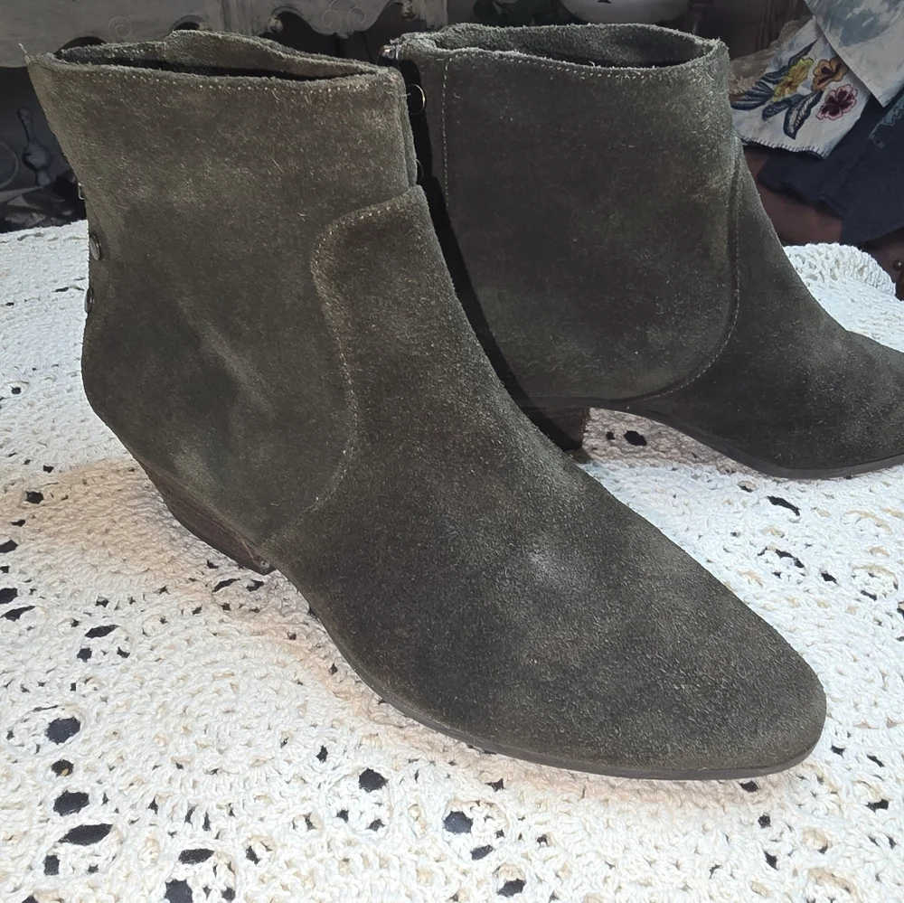 Vince Camuto, Green Leather Zipper Booties, Womens Boots 8